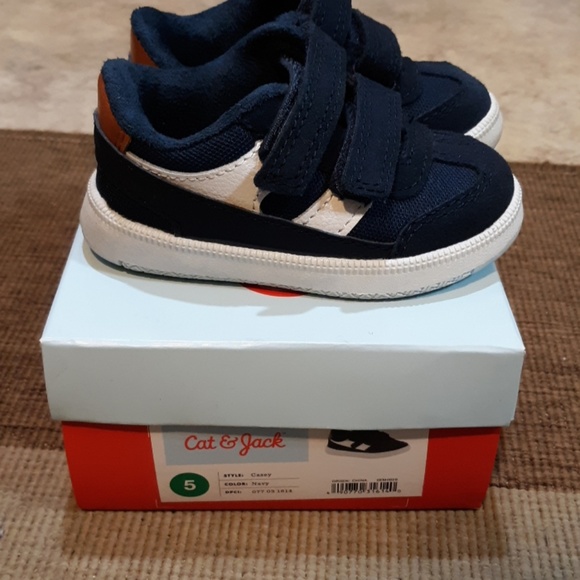 #586 Cat and Jack Casey navy baby shoes. - Picture 2 of 8